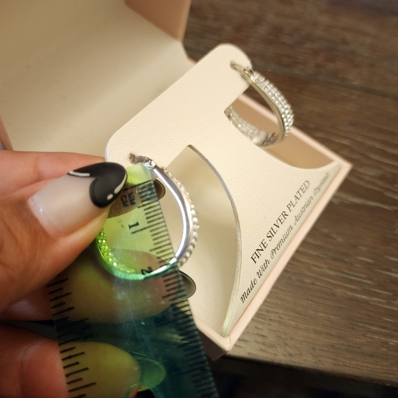 Hoop earrings - Picture 4 of 4